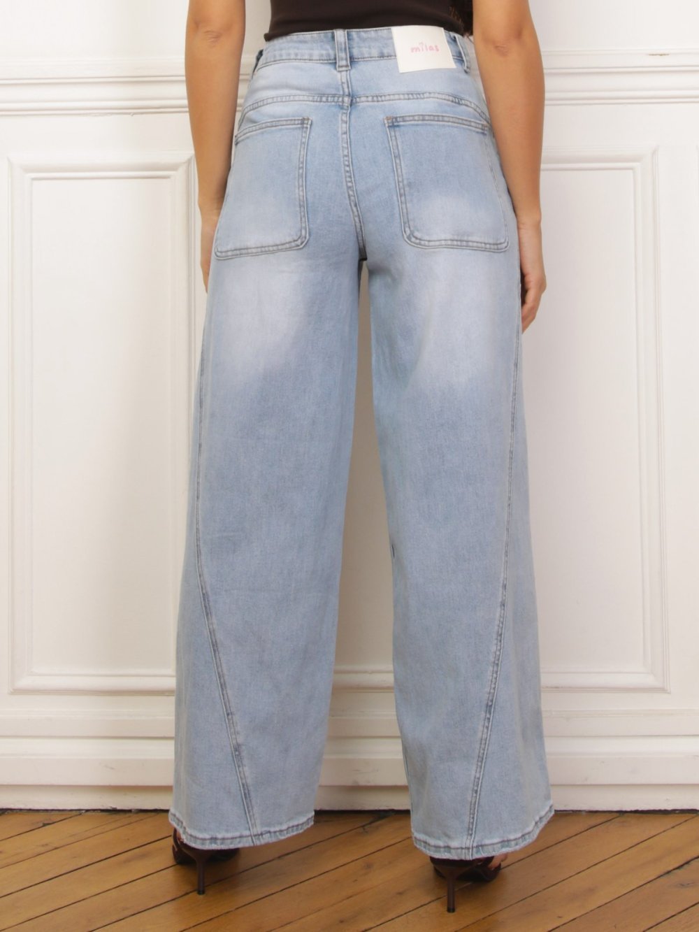 Jean large b khyata bayna