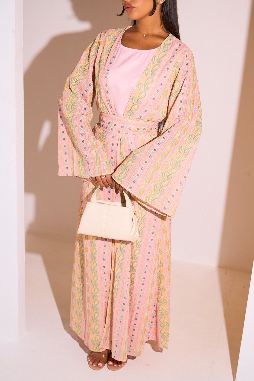 Abaya rose et kimono multicolore