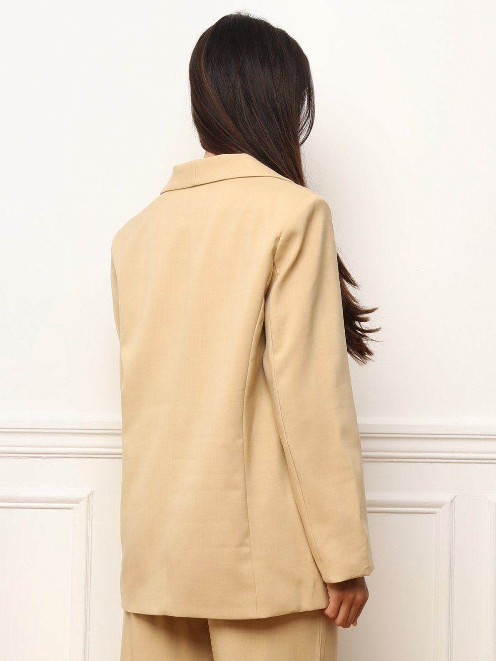 Beige oversized shawl-collar suit jacket