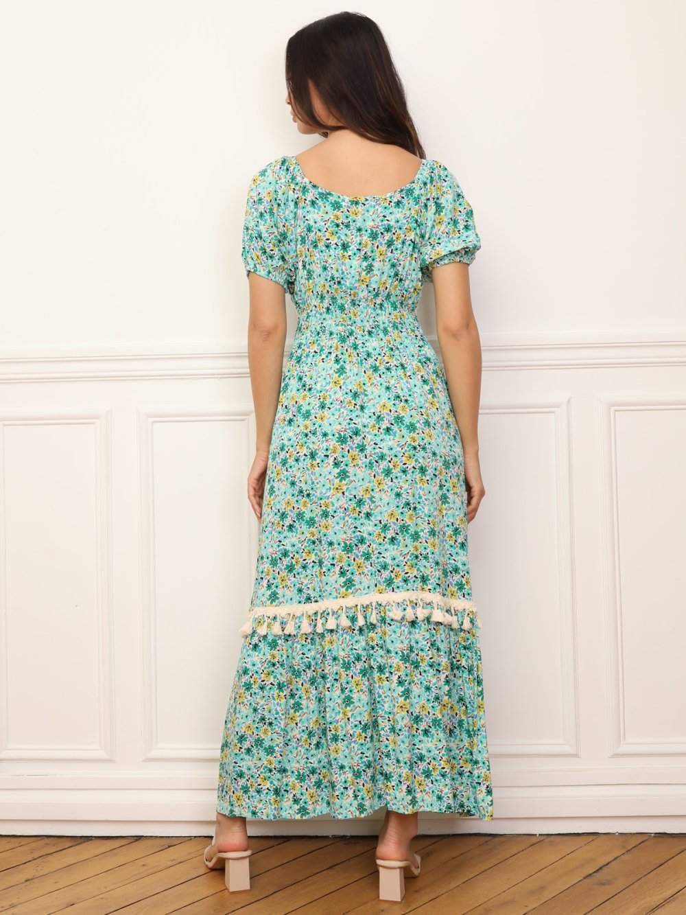 Robe longue fleurie à détails crochet verte