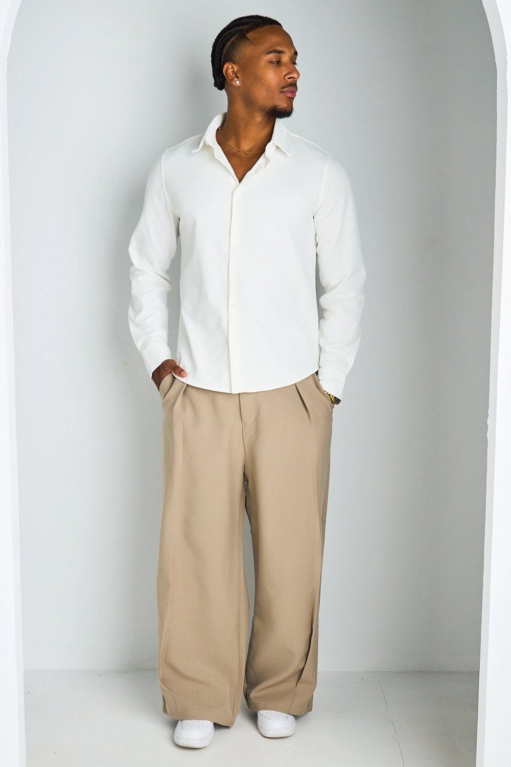 White basic long-sleeved shirt