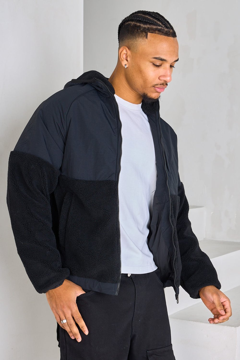 Short black two-tone hooded jacket
