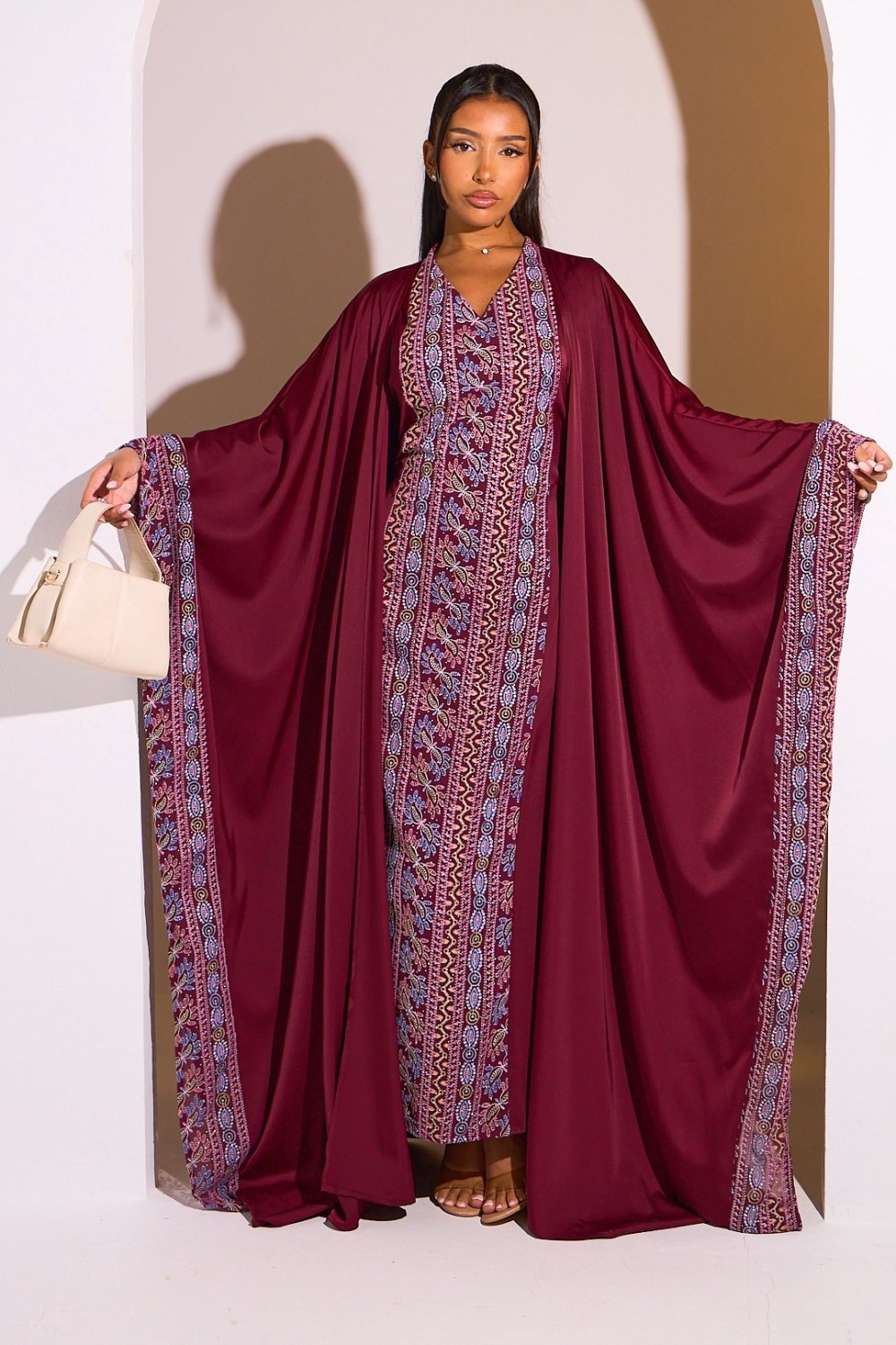 Abaya w kimono b motif géométrique bordeaux