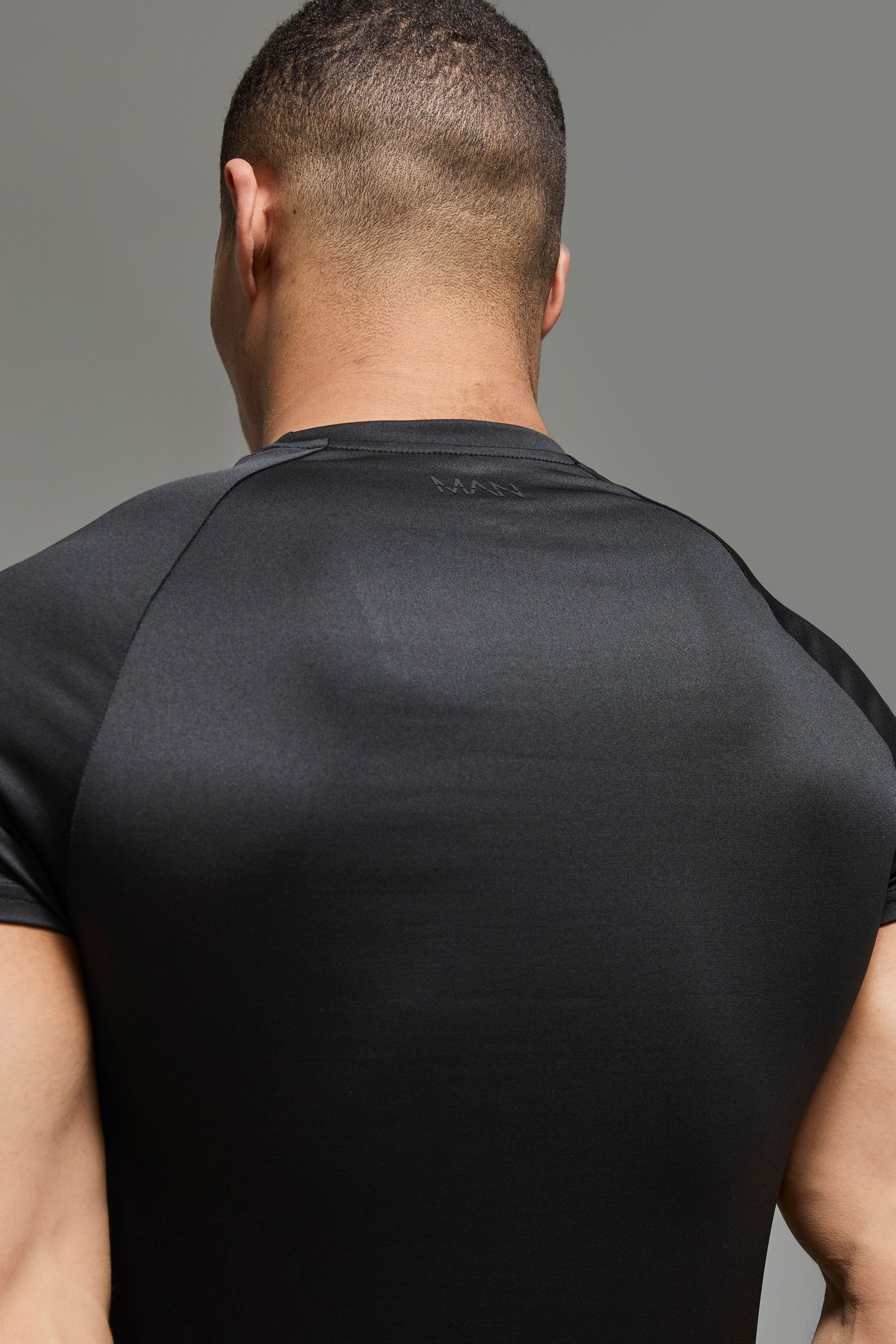 T-shirt d sport khfif b manches raglan Active