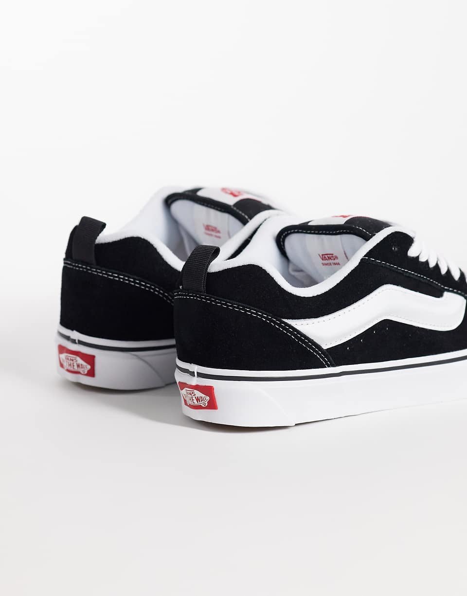 Baskets Knu Skool noir et blanc