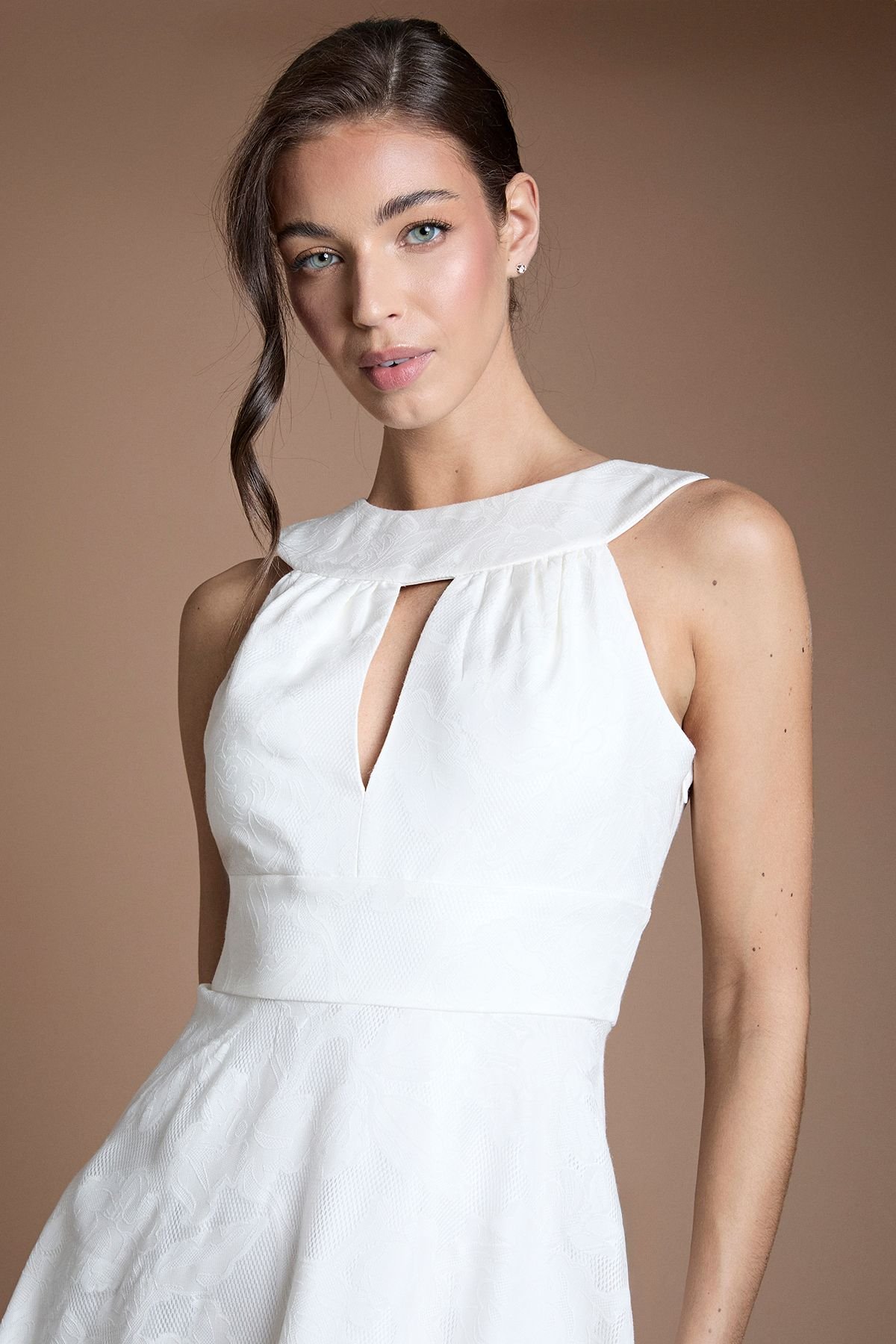 Robe dial l3ers wass3a b dentelle dial lwrod