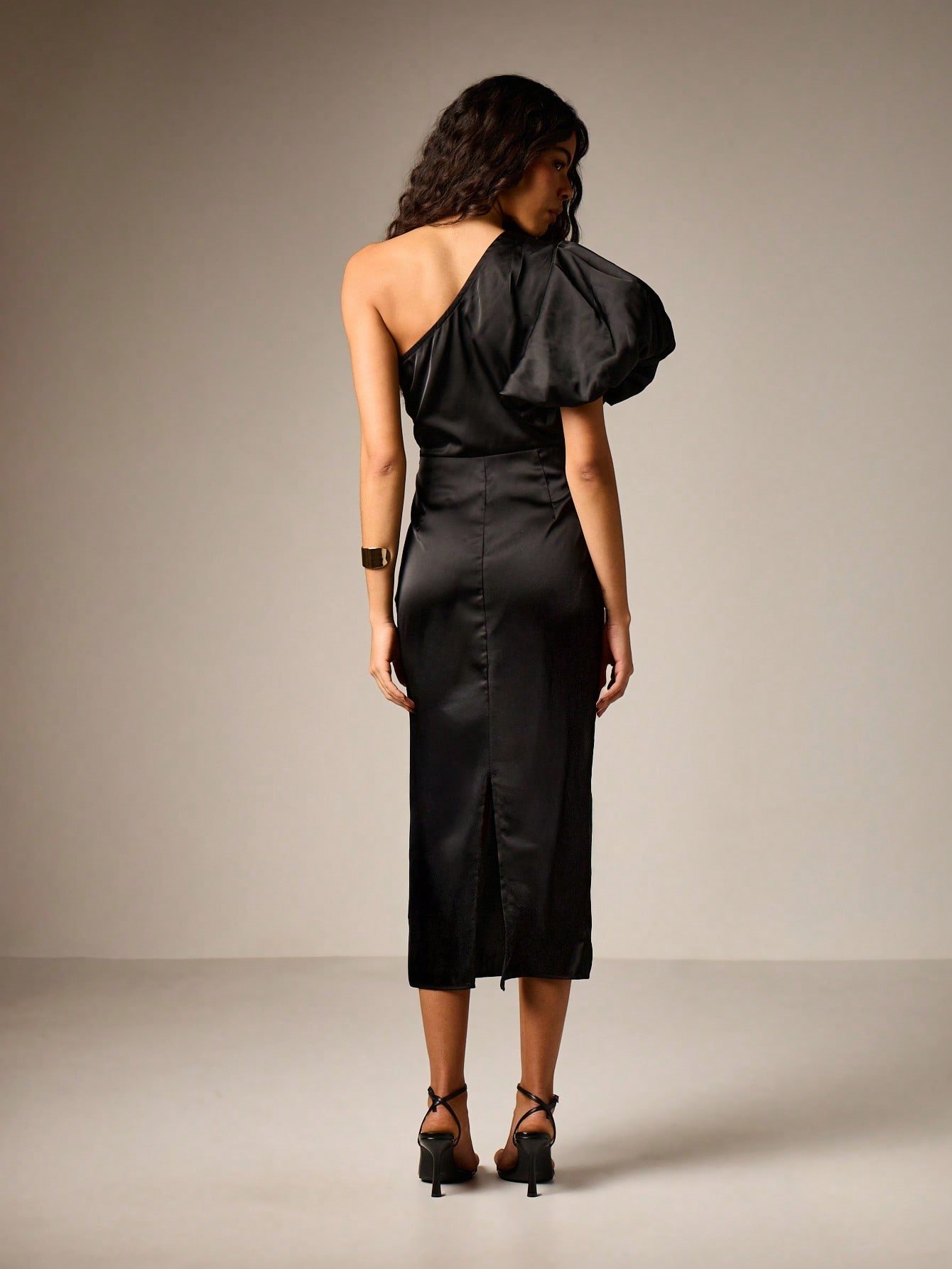 Robe nss twila b ktef wahed w kem mnfou5