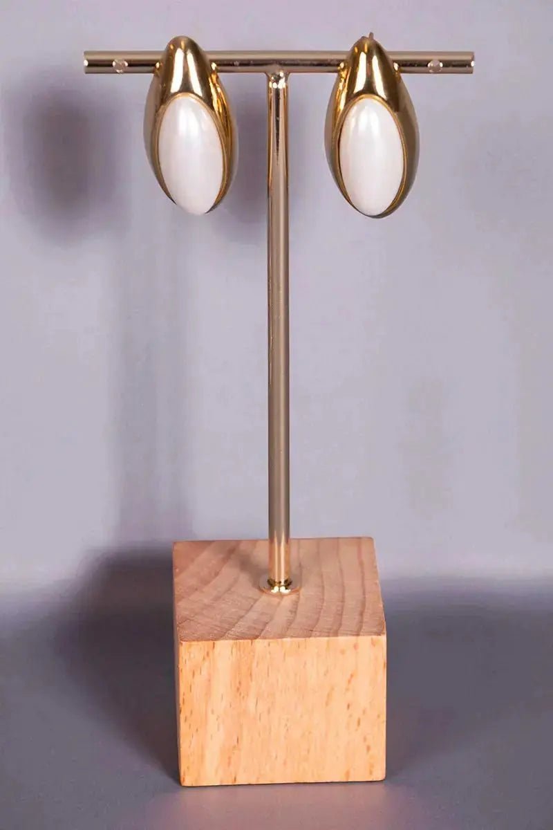 Gold-tone mother-of-pearl effect cabochon earrings