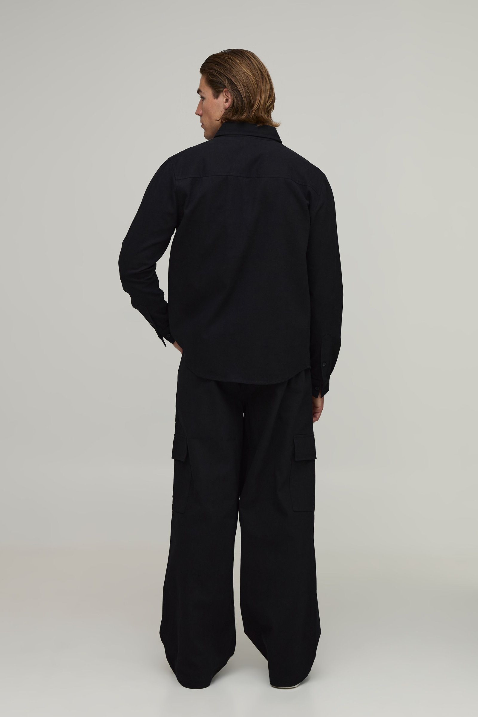 Ensemble chemise regular et pantalon cargo coupe droite