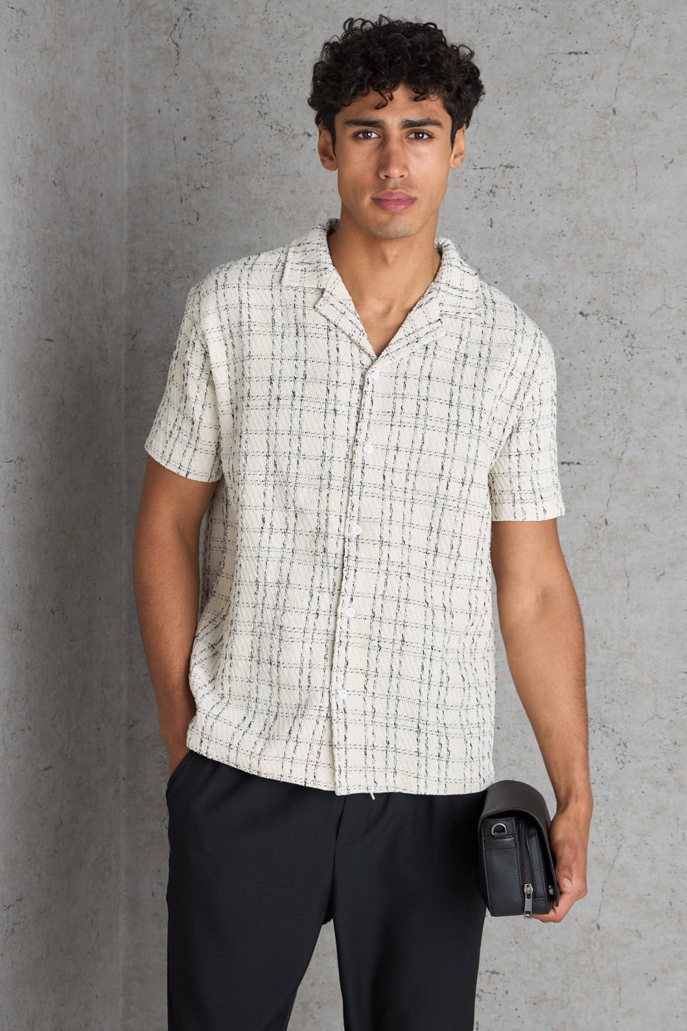 Chemise à surpiqûres contrastées beige