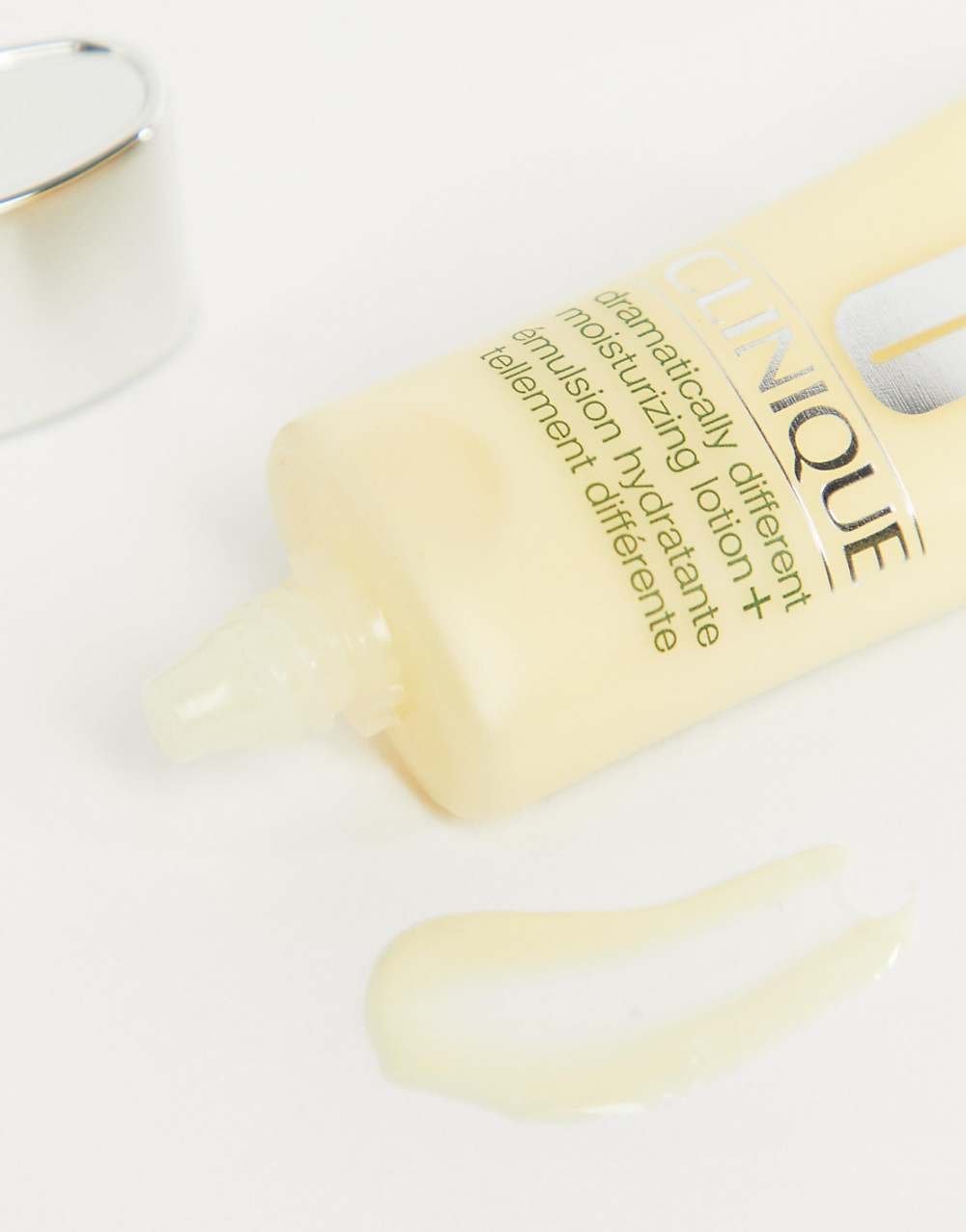 Light non-greasy moisturising emulsion - 15 ml