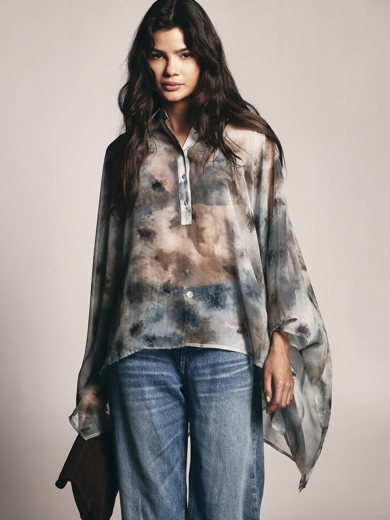 Blouse oversize en mousseline de soie transparente