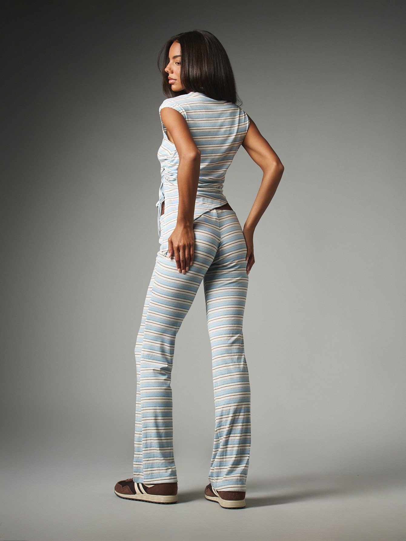 Ensemble crop top mkhettet col 3ali w serwal évasé