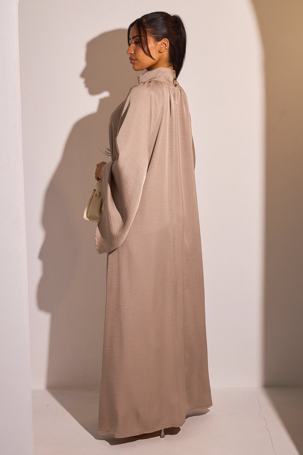 Abaya unie à col montant taupe