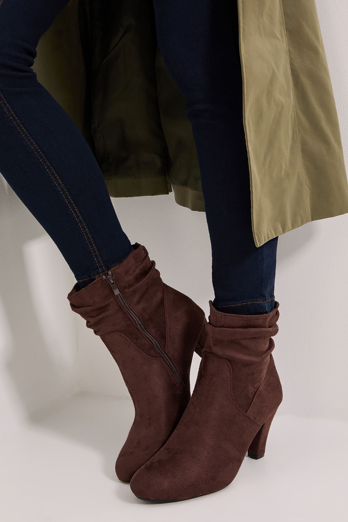 Bottines mfronciyin b talon 3ali - Pied large