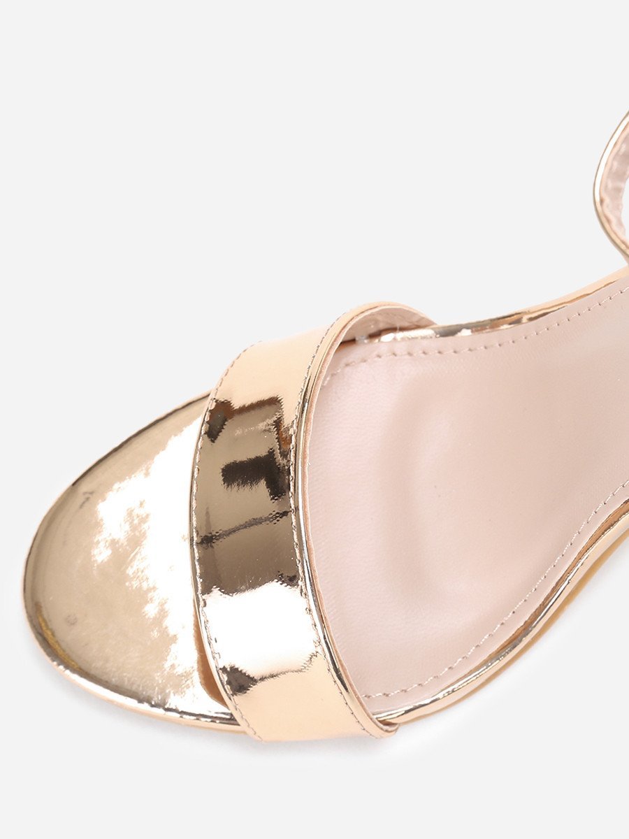 Sandales vernies à talon carré or rose