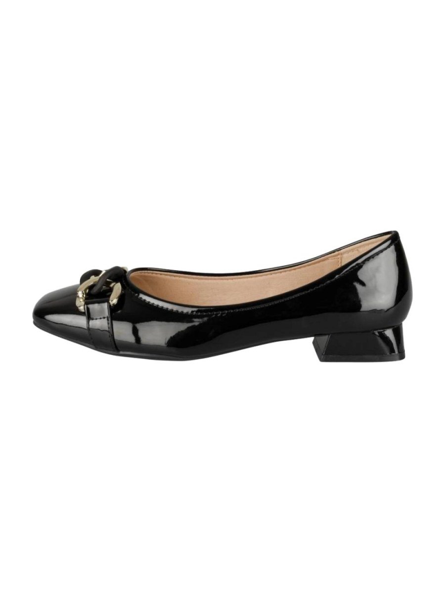 Black patent square-toe pumps with chain