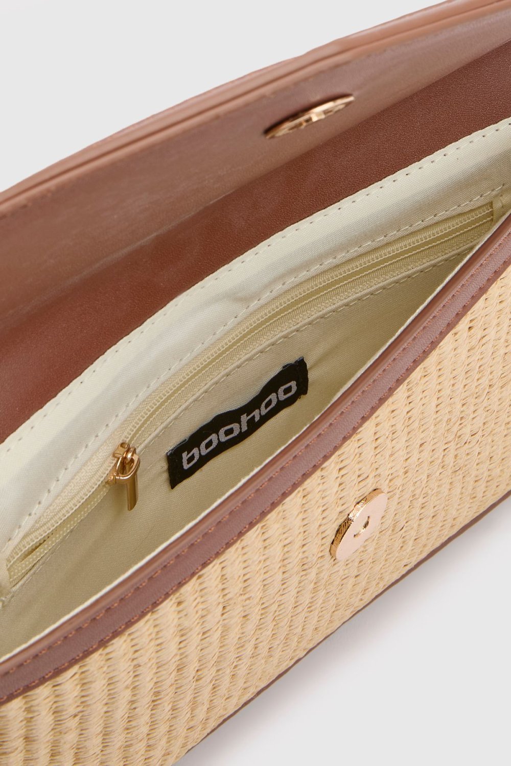 Pochette en raphia