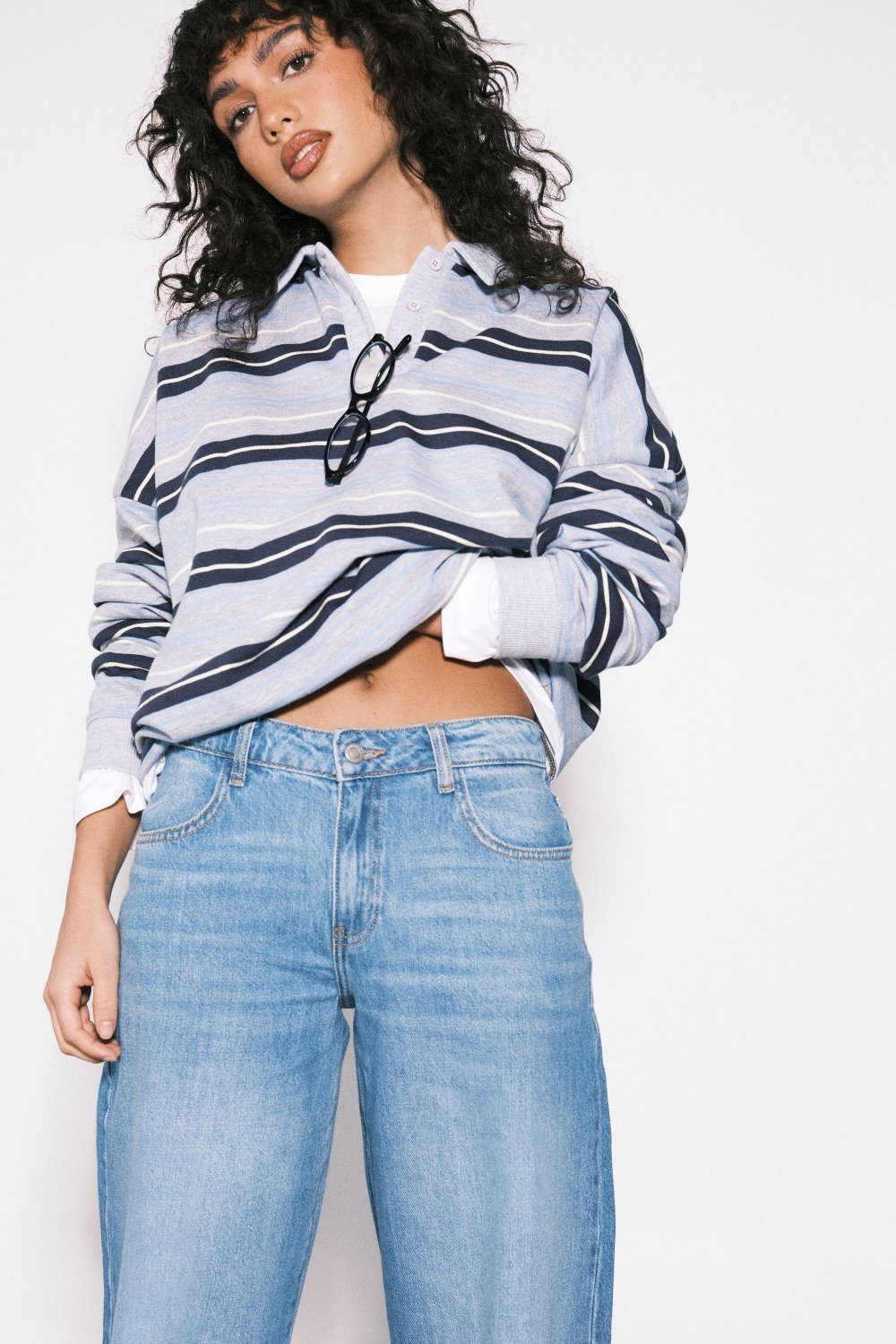 Mid-rise boyfriend jeans