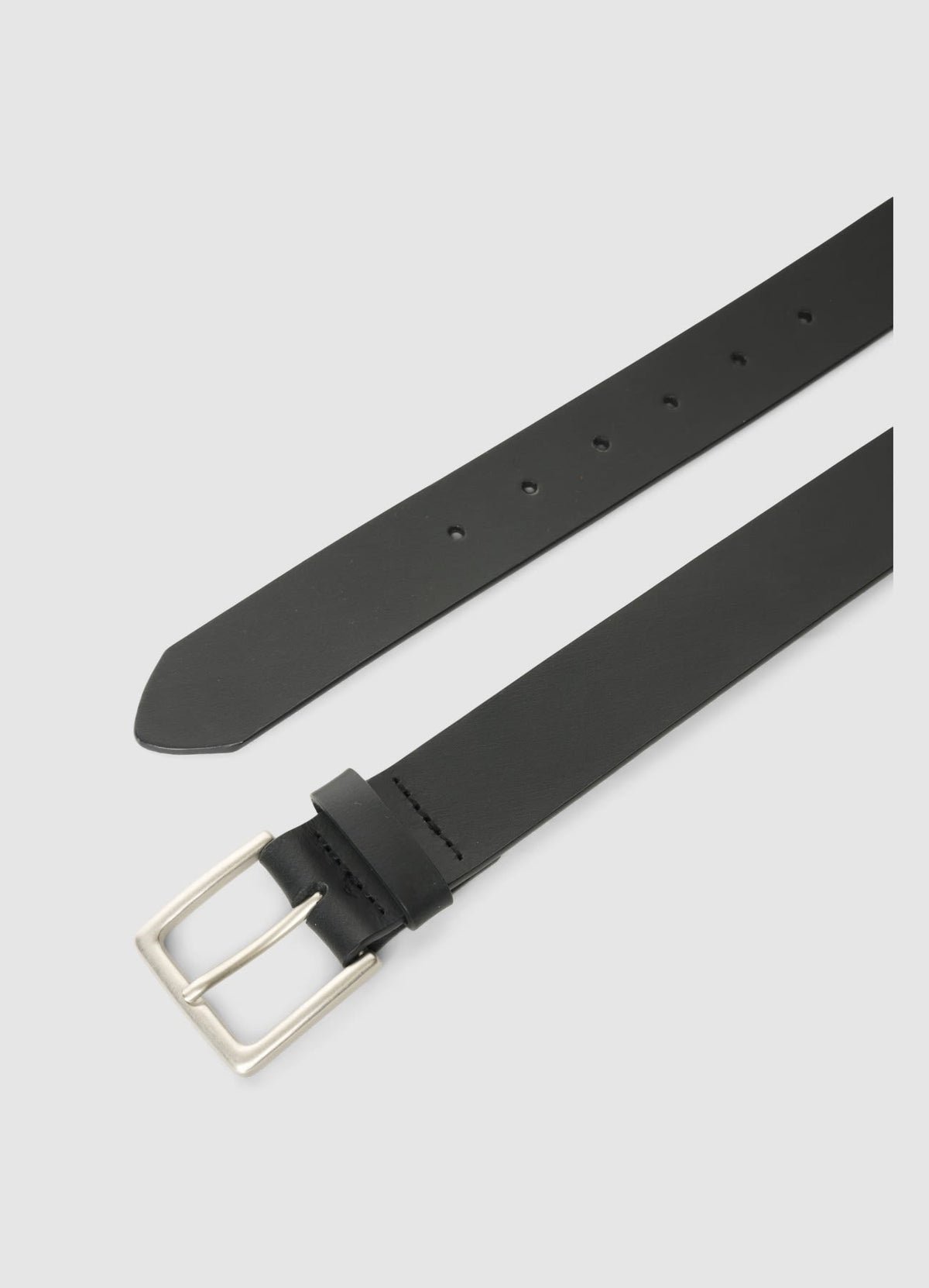Plain pin-buckle belt
