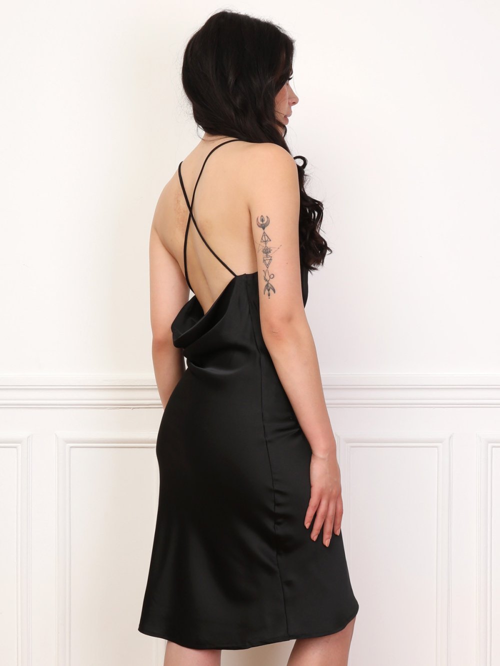 Robe satin b col bénitier w bretelles rqaq k7la