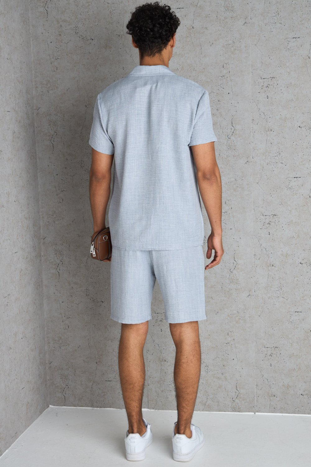 Ensemble chemise et short texturé gris