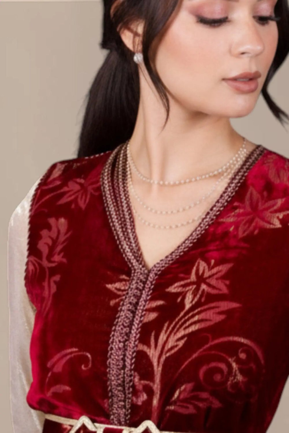 Collier trois rangs de perles nacrées