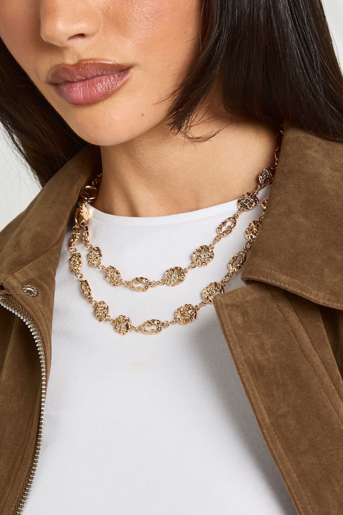 Collier plastron dhabi mdqouq b tbaqat
