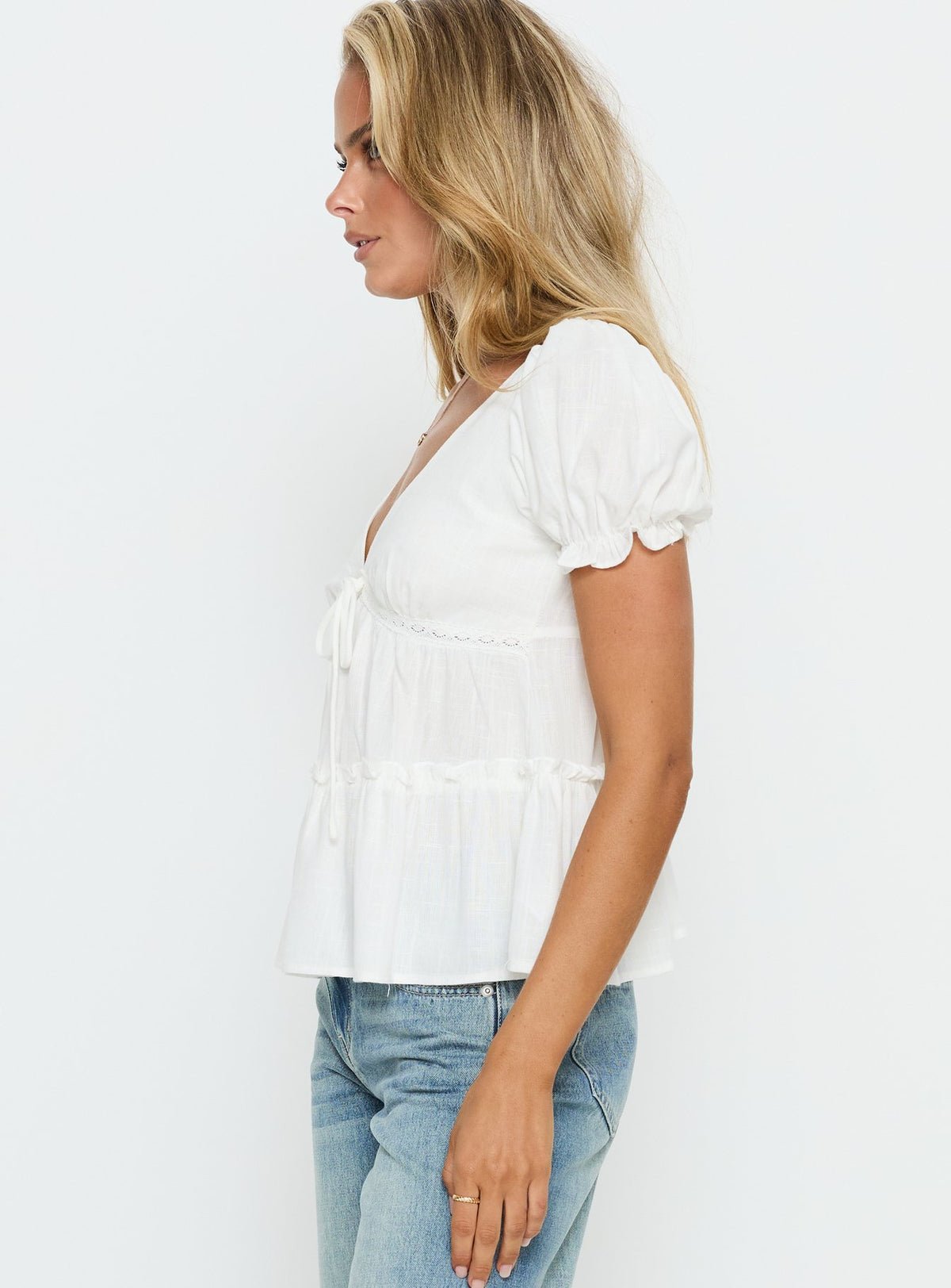 Linen-blend babydoll top with puff sleeves