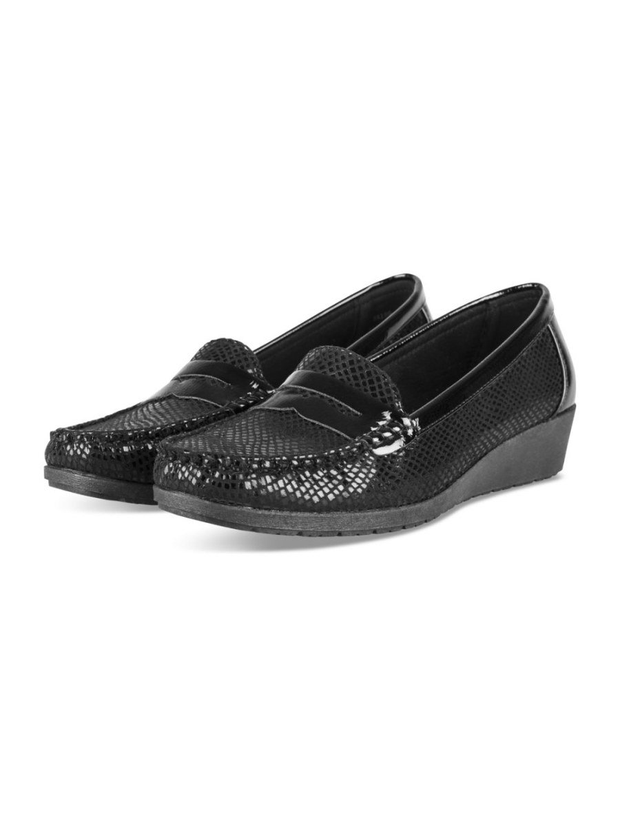 Black snake-effect wedge loafers