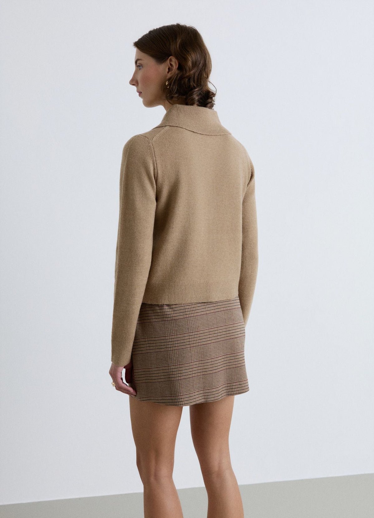 Button-up cardigan with oversized collar