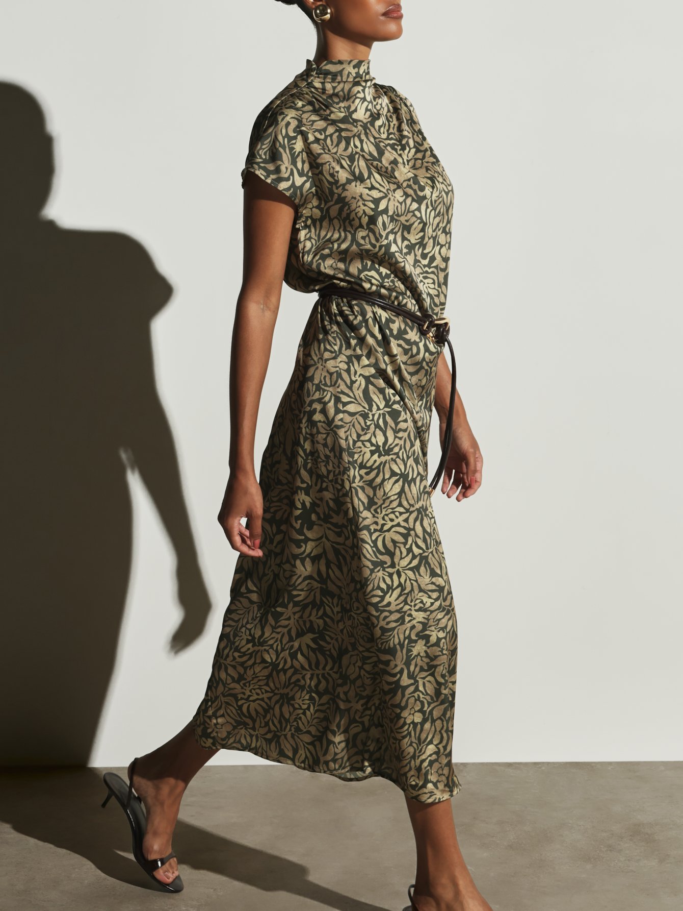 Robe twila satan b nwar w col montant