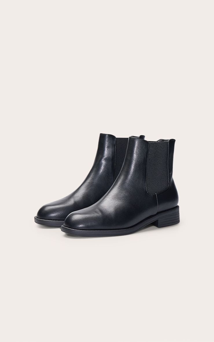 Round-toe Chelsea boots - Wide fit