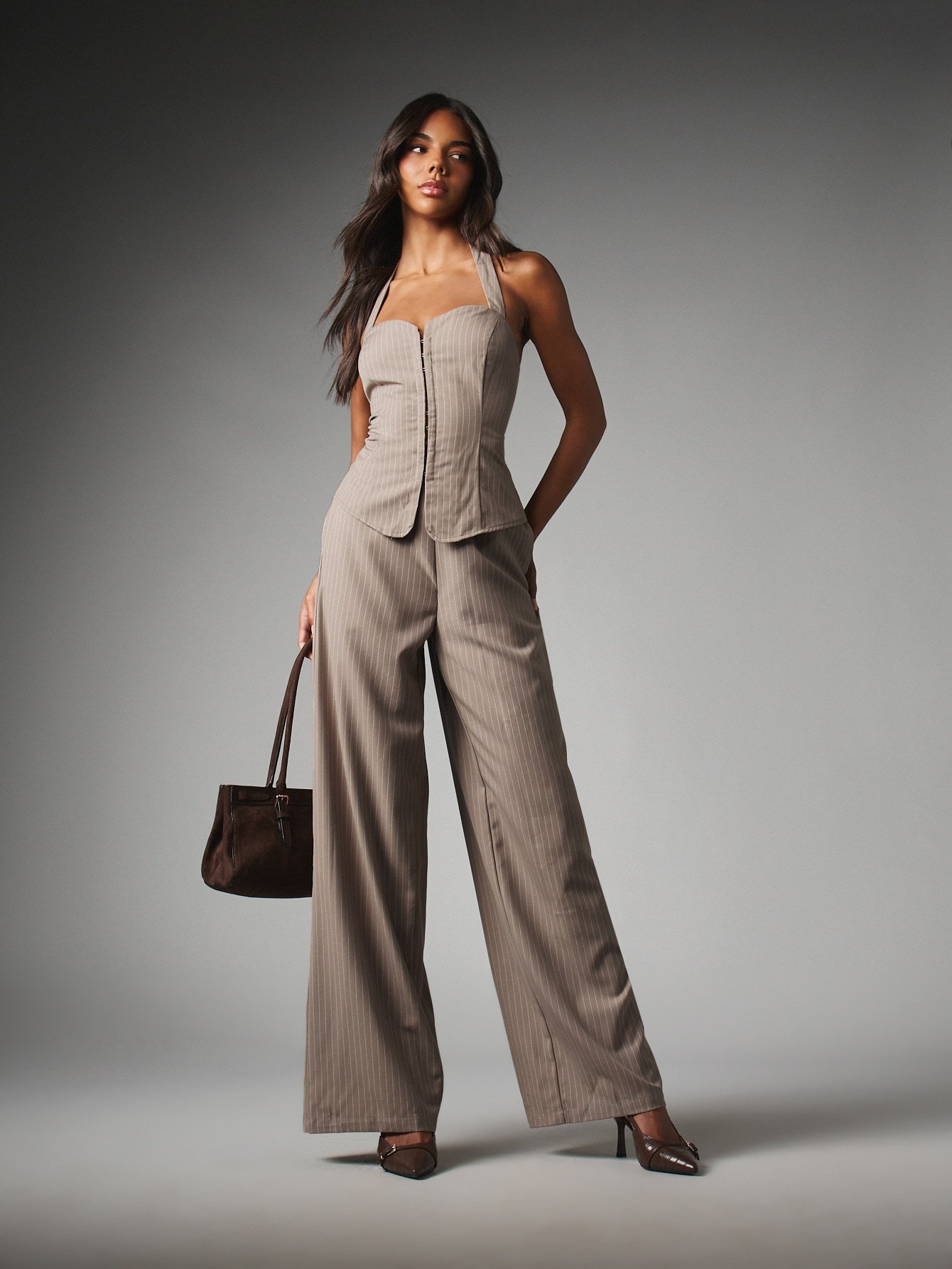 Ensemble Corset Dos Nu À Fines Rayures Et Pantalon À Jambes Larges