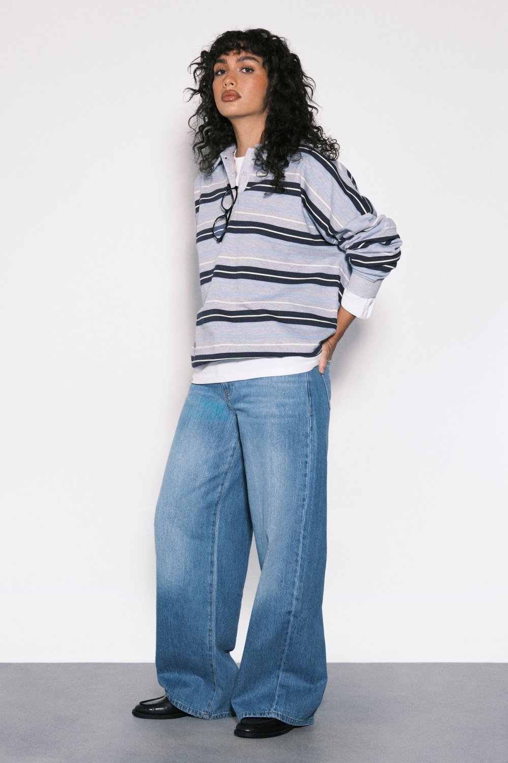 Mid-rise boyfriend jeans