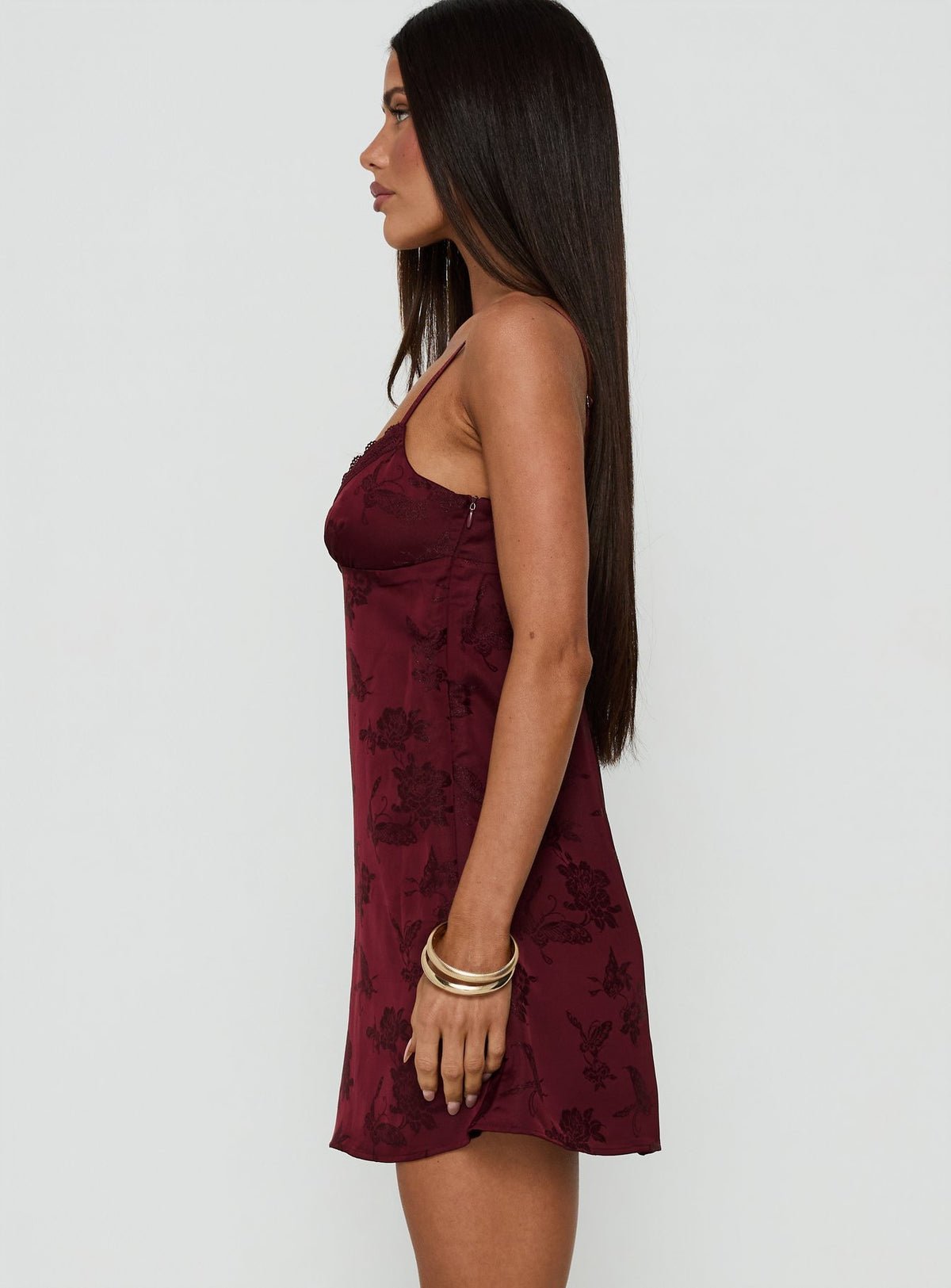 Robe qsira m3echba b dentelle