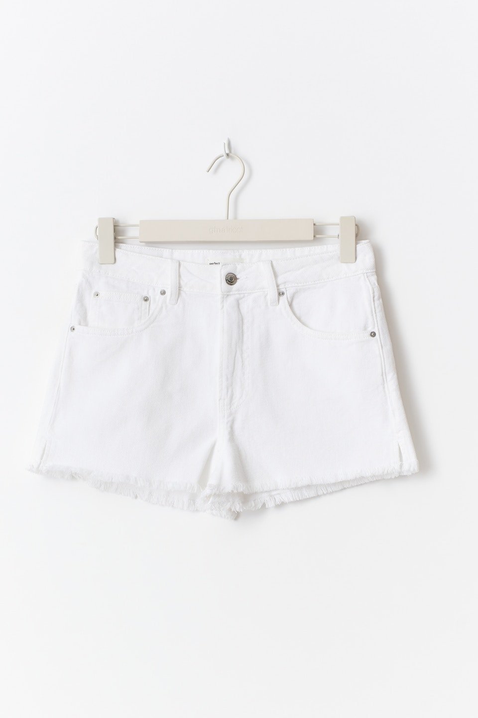 Short en jean court à fentes