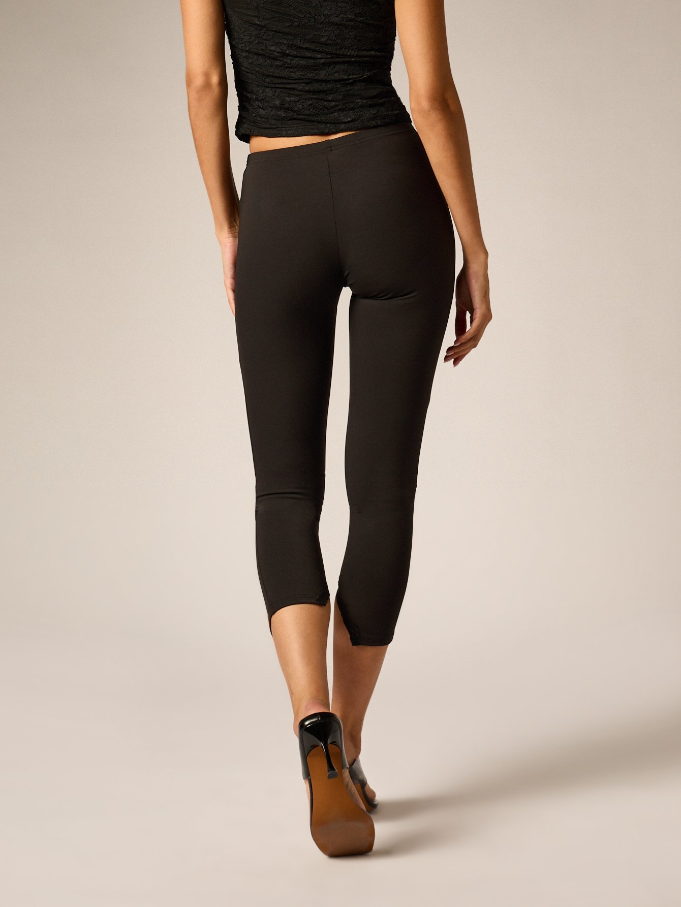 Leggings 9sir taille 3alya b tarf machi mtsawi