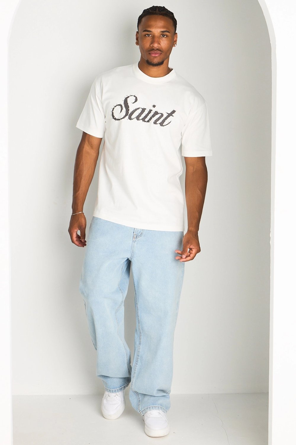T-shirt à inscription cloutée écru