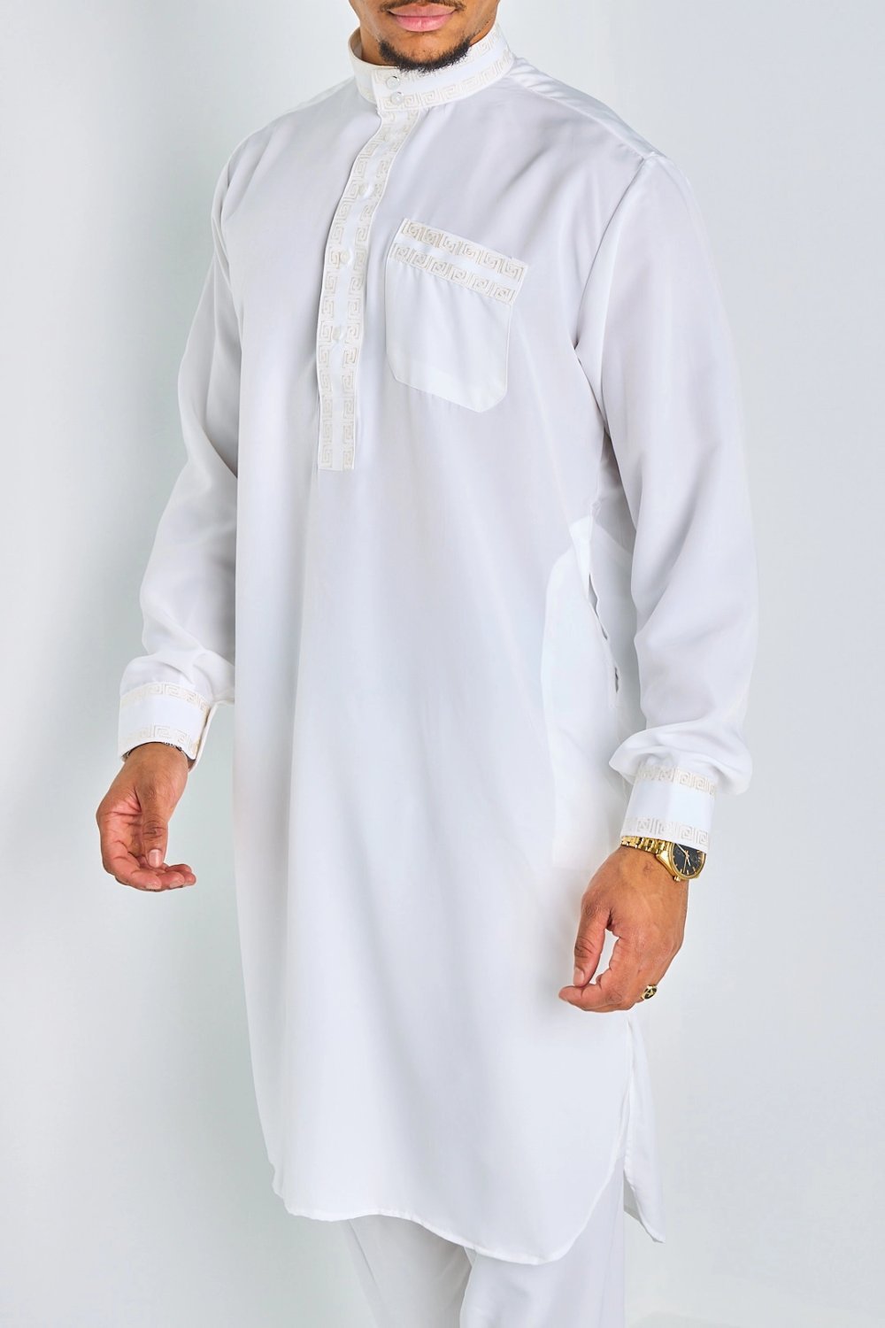 طقم قميص وسروال أبيض