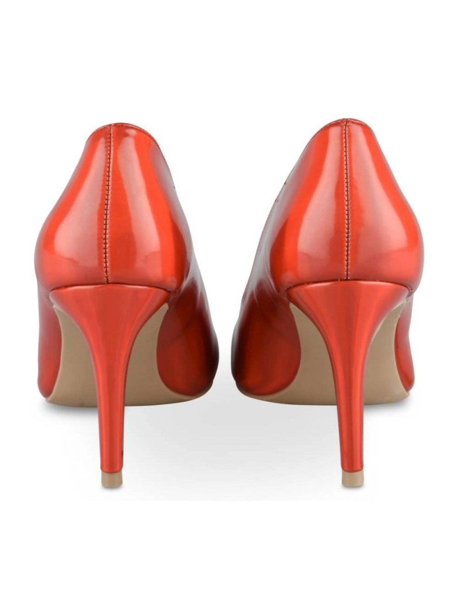 Red iridescent pointed pumps