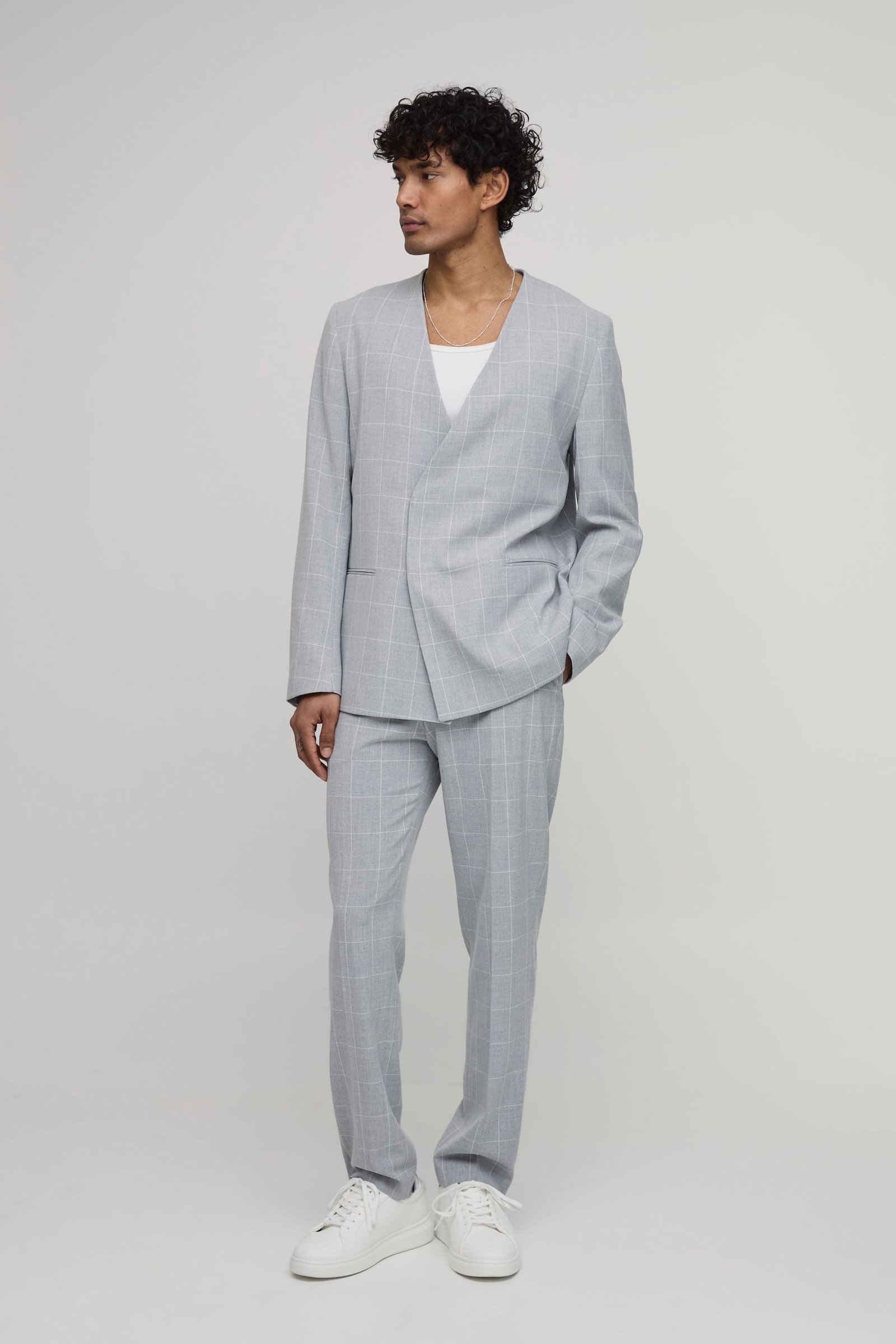 Pantalon droit ajusté b carreaux fenêtre