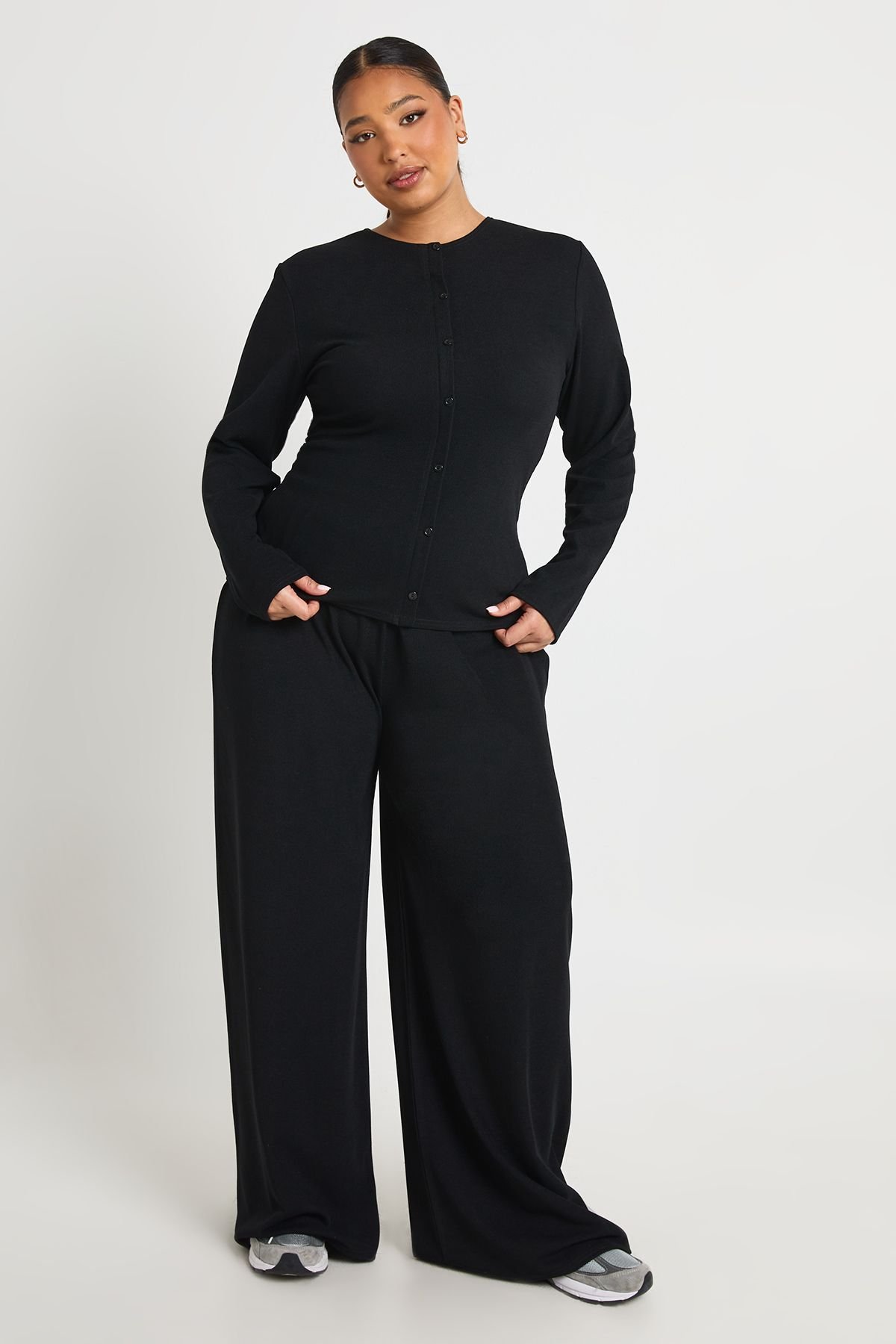 Ensemble coordonné Plus : Haut à manches longues en tissu côtelé avec boutons traversants & pantalon assorti