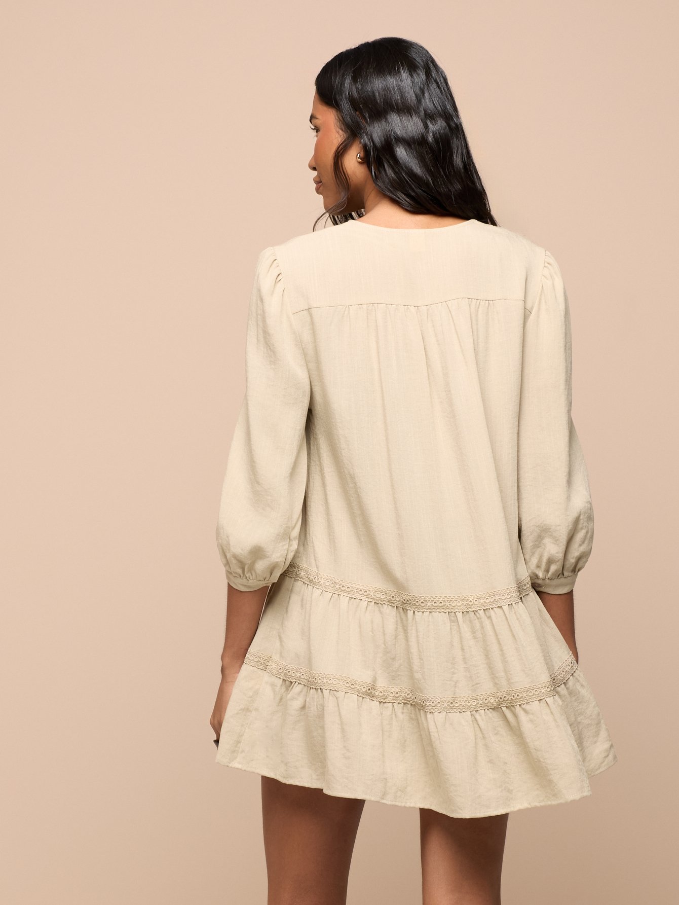 Robe Mini À Volants De Style Bohème Avec Bordure En Dentelle