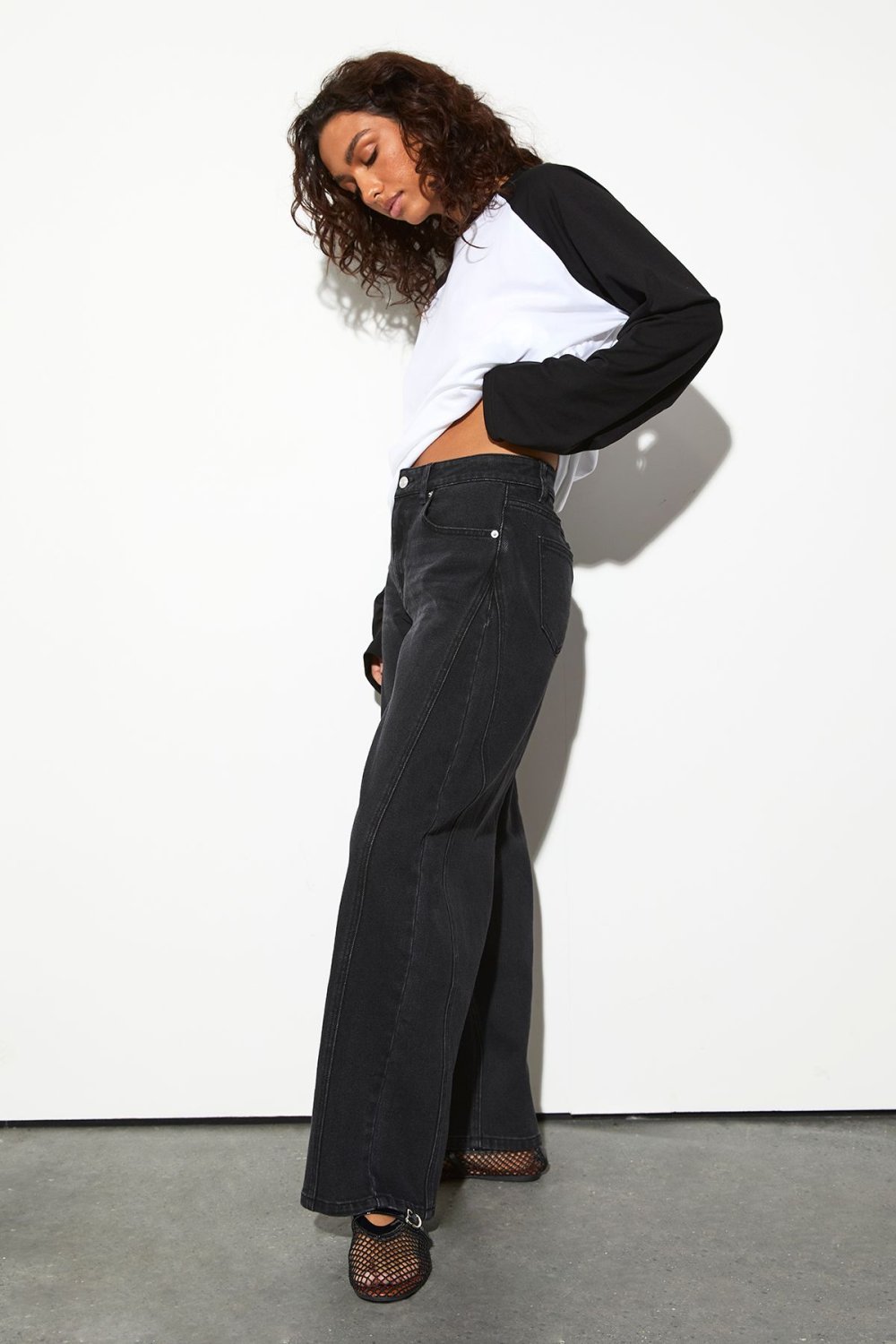 Jean barrel taille mi-haute noir délavé