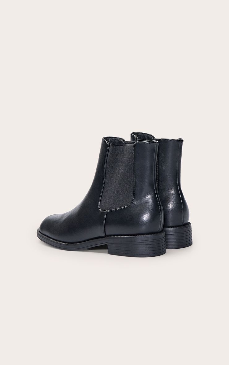 Round-toe Chelsea boots - Wide fit