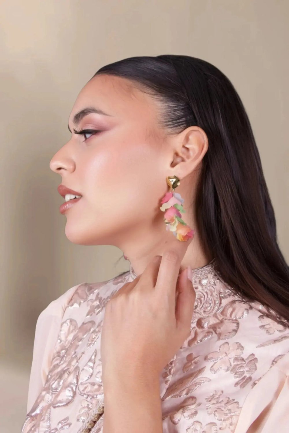 Multicoloured resin earrings