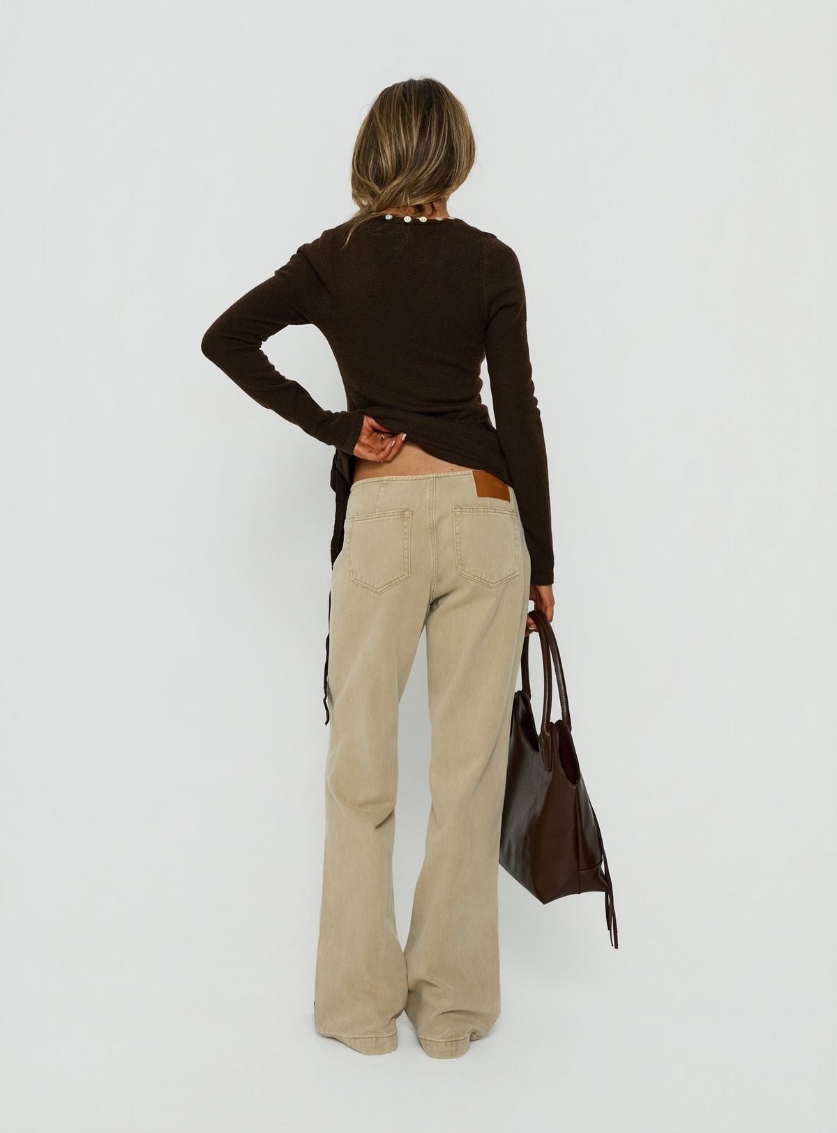 Jean droit taille basse sans ceinture