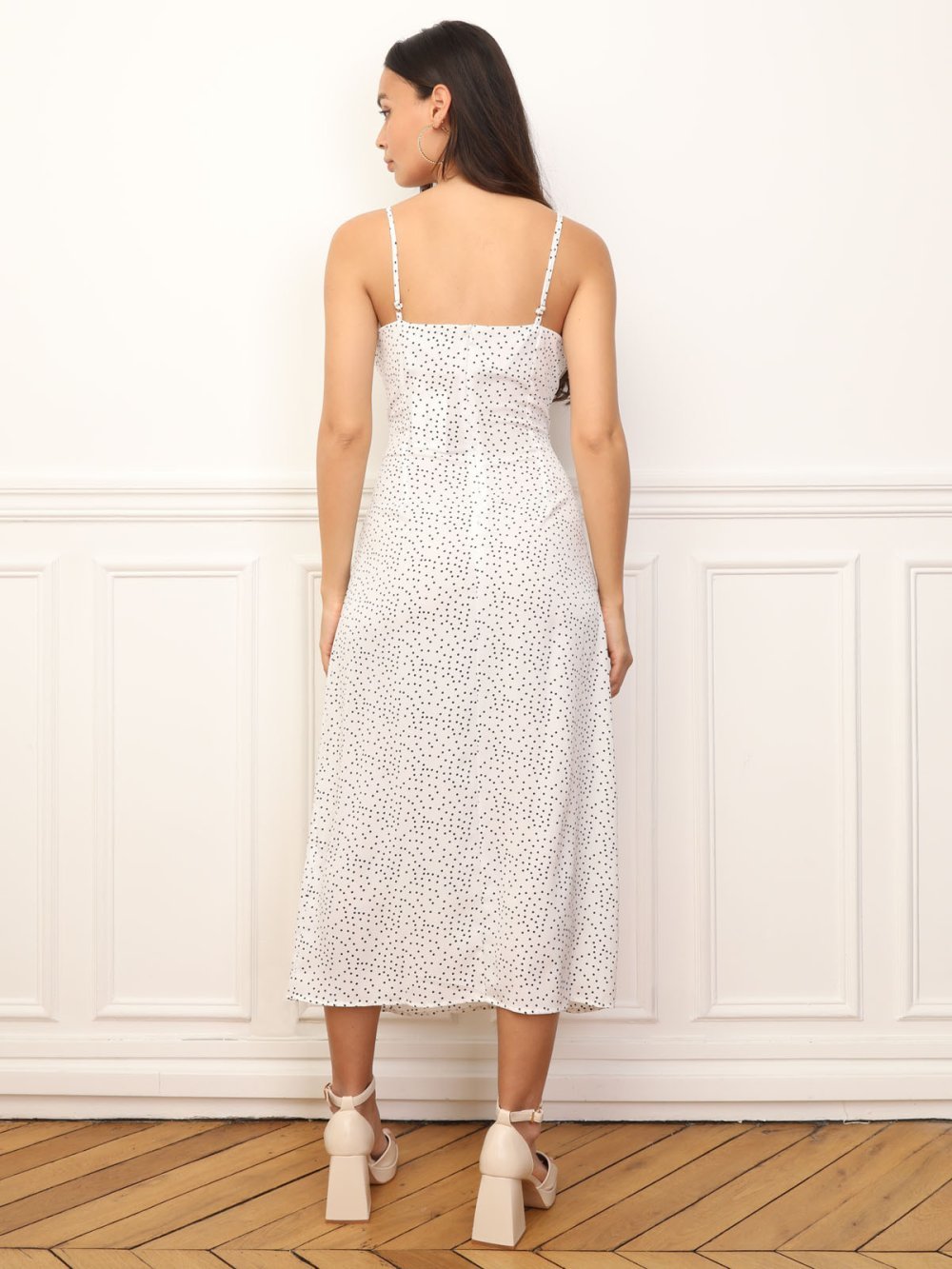 Robe longue à pois froncée et fendue blanche