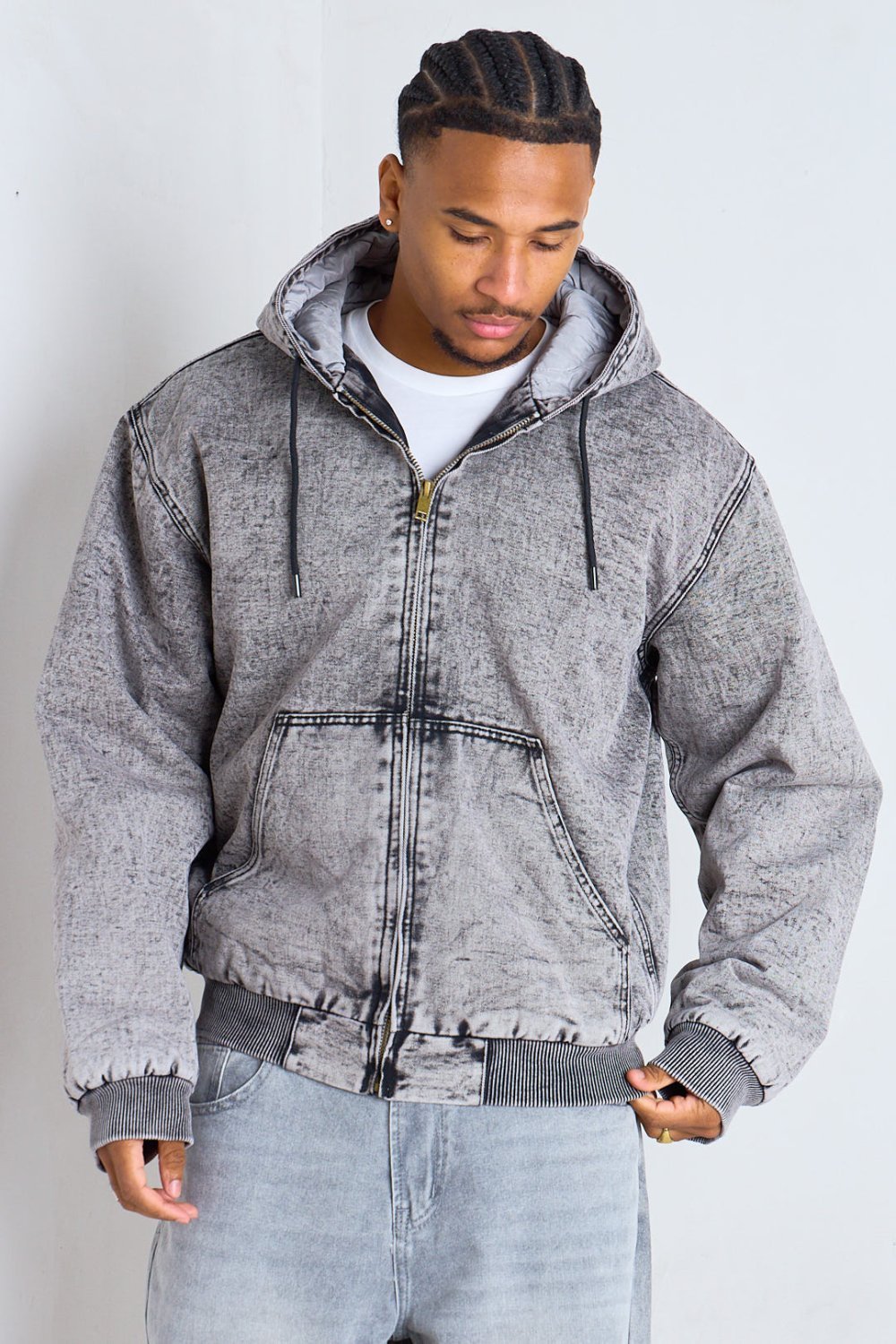 Veste courte en jean à capuche délavée grise